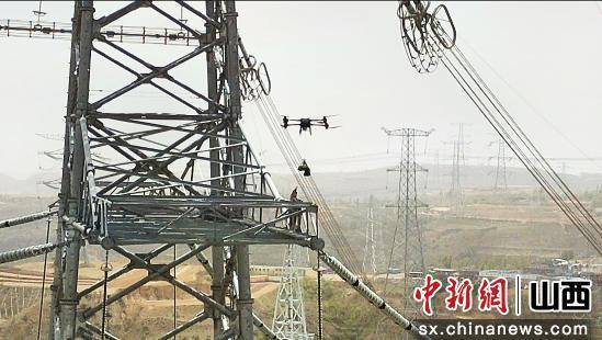 山西：百米高空 無人機首次精準穿塔運送接地線:焊線機
